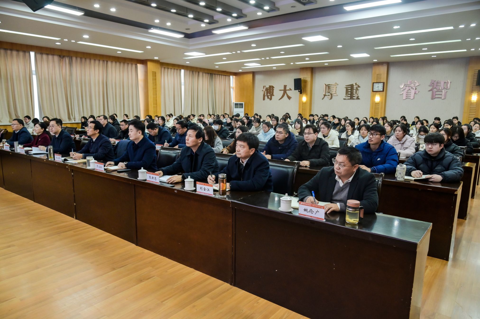 王智慧3.jpg